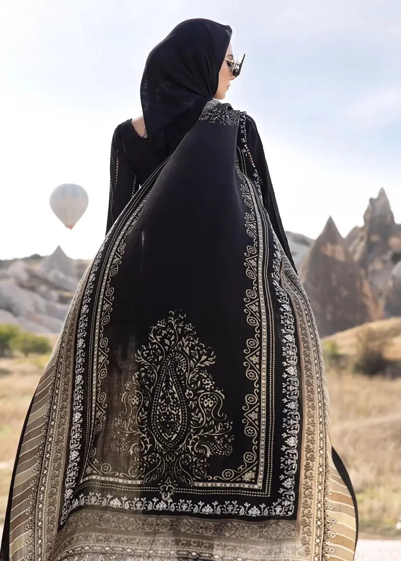 FULLY EMBROIDERED 3PC KHADDAR DRESS WITH PRINTED KHADDAR SHAWL-ZSJ5043