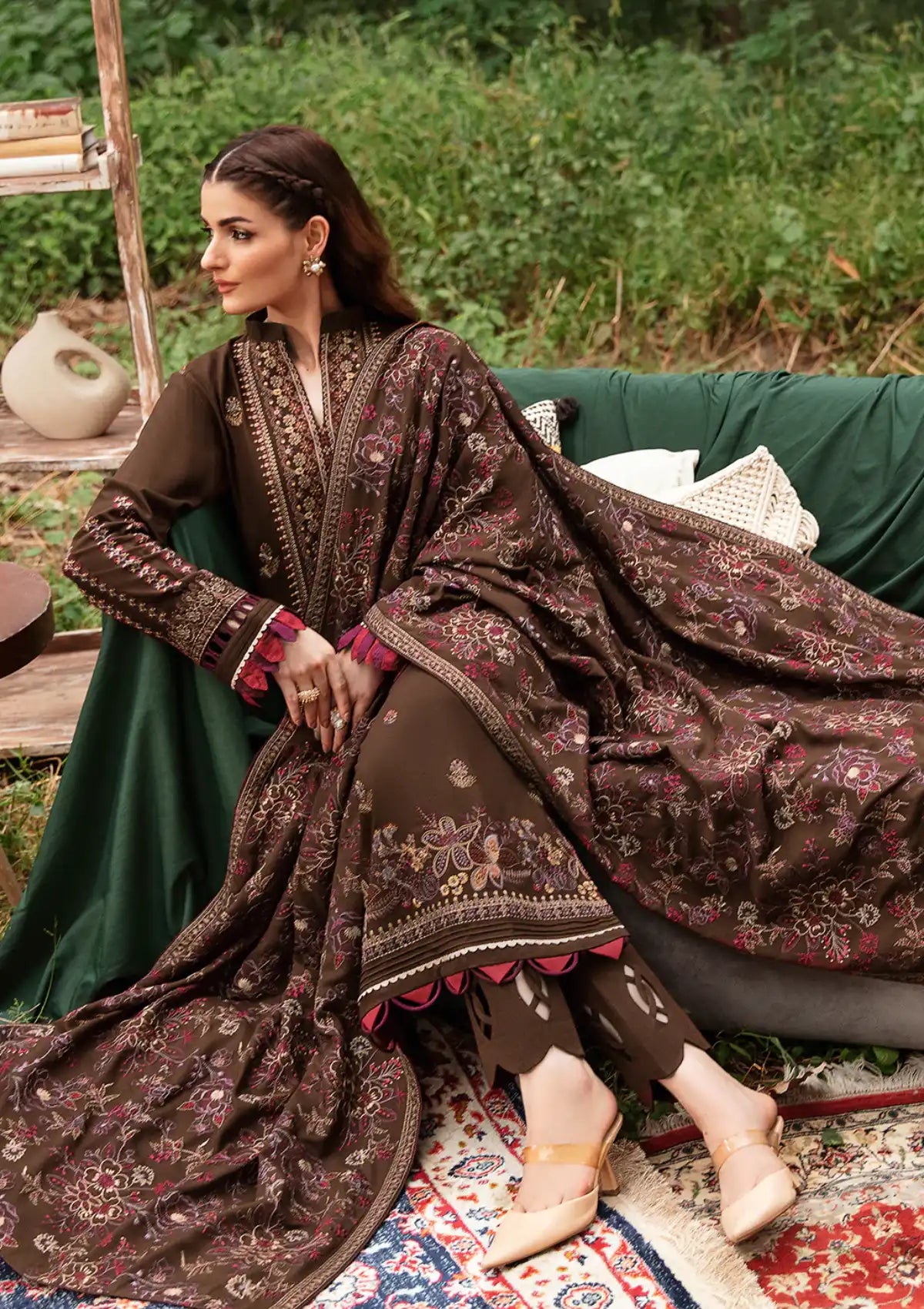 FULLY EMBROIDERED 3PC KARANDI DRESS WITH EMBROIDERED KARANDI SHAWL-ZSJ523