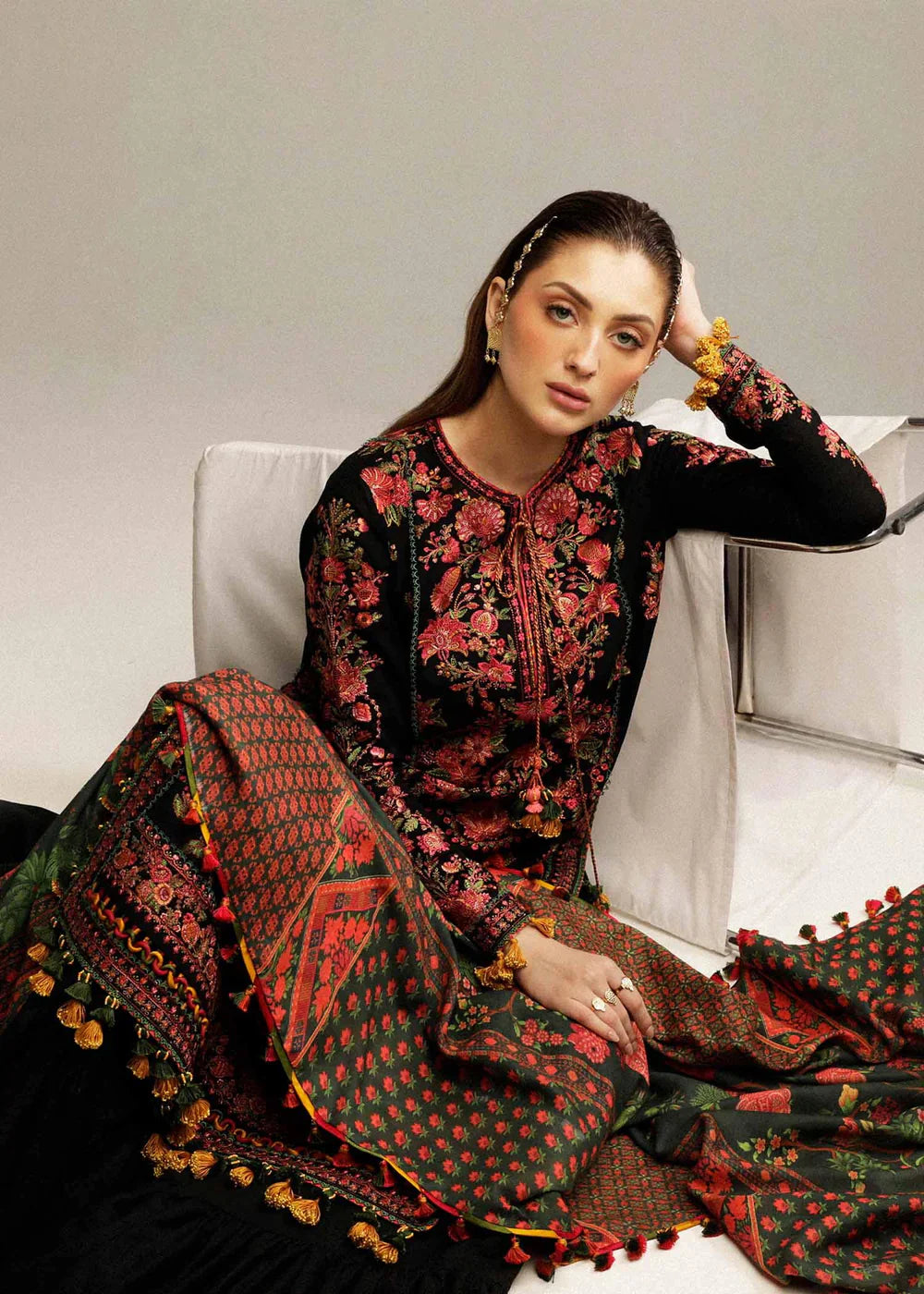 Embroidered Luxury Lawn Unstitched 3Pc | 1040