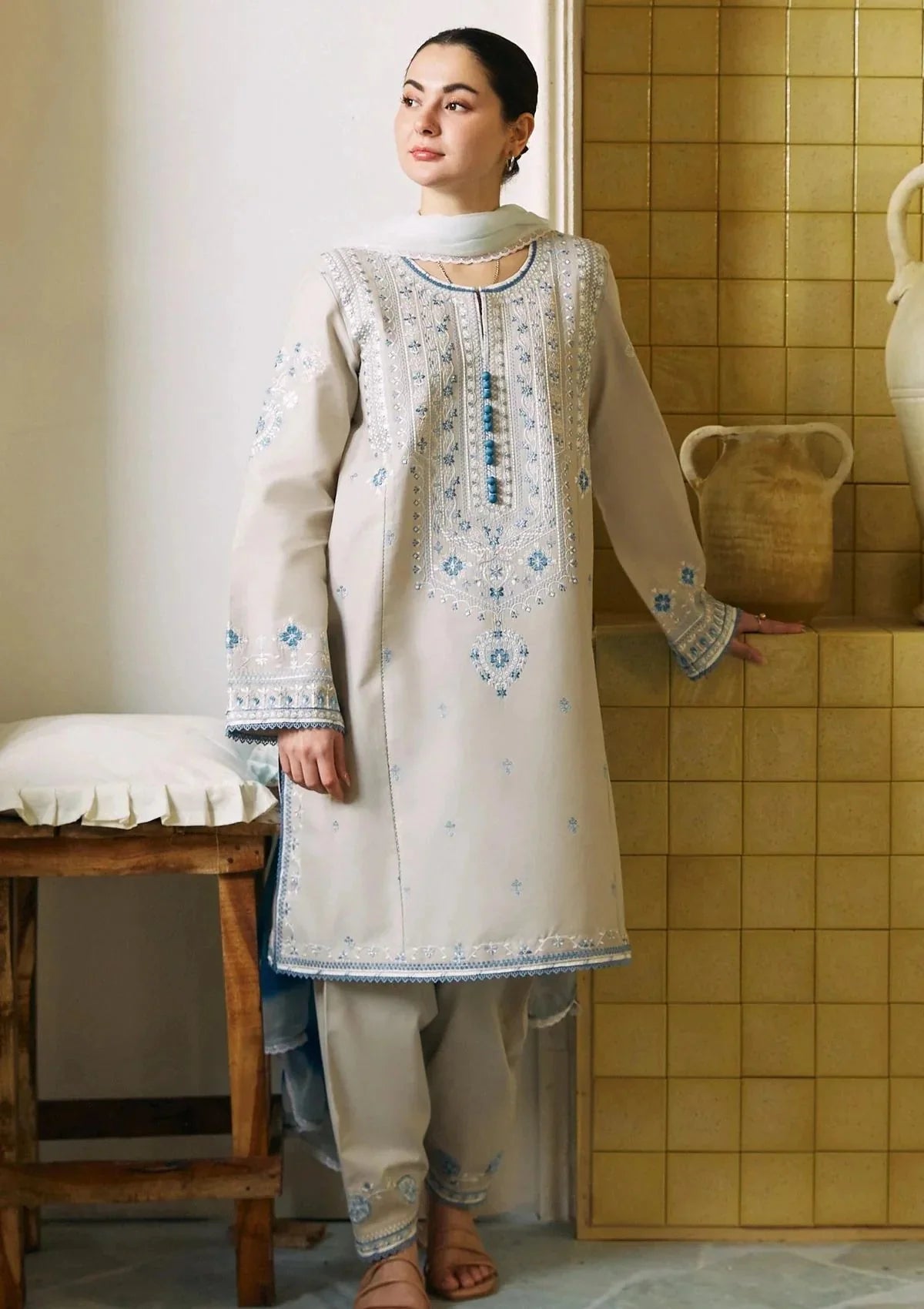 Embroidered Luxury Lawn Unstitched 3Pc | 1032