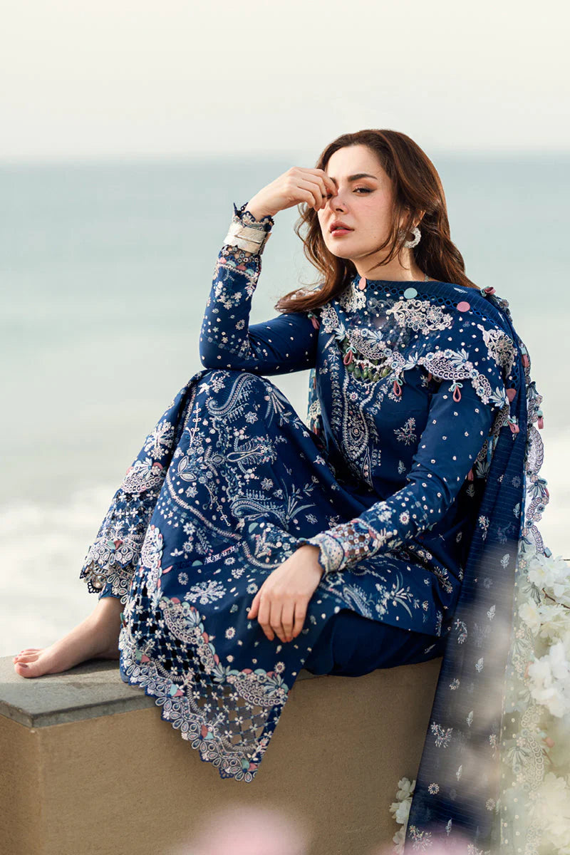 QALAMKAR - 3PC LAWN EMBROIDERED SHIRT WITH JACQUARD WEAVED EMBROIDERED DUPATTA AND COTTON TROUSER \ 1080
