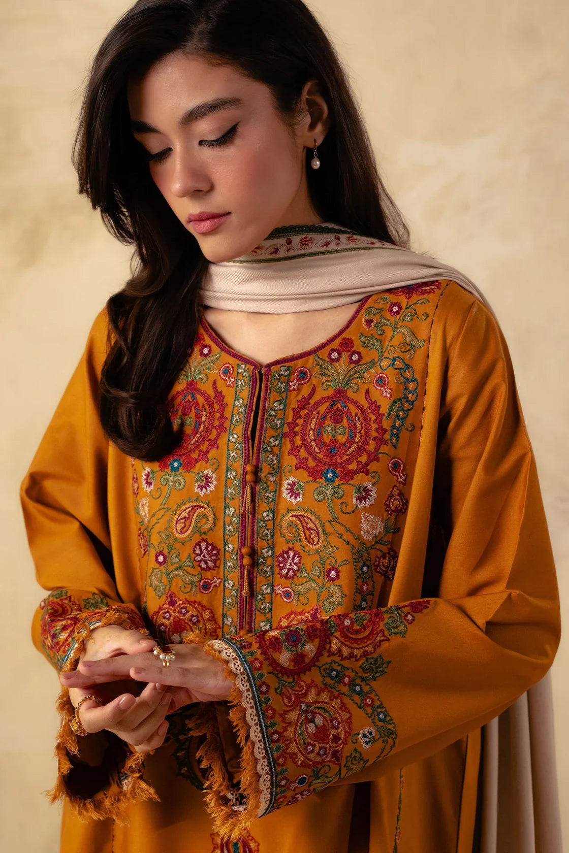 KHADDAR 3PC EMBROIDERED DRESS EMBROIDERED SHAWL-ZSJ5063