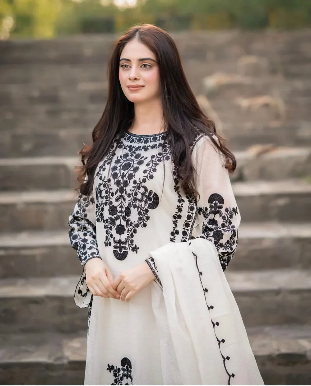 Embroidered Luxury Lawn Unstitched 3Pc | 1012